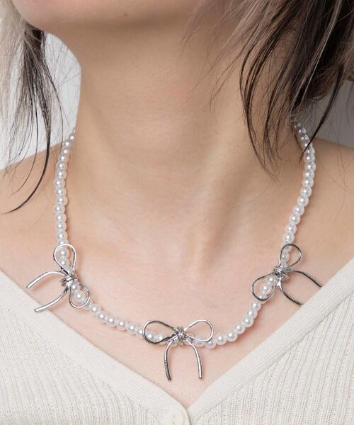 WEGO(ウィゴー)の「WEGO/パールメタルリボンネックレス(ネックレス・レディース・オフホワイト・FREE)」の2枚目の写真