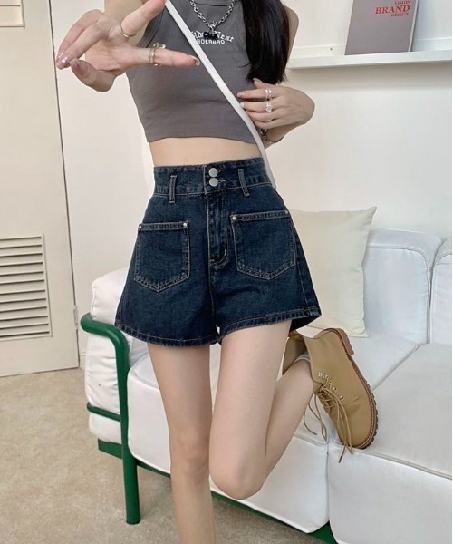 gossip！ロサンゼルス（ゴシップロサンゼルス）の「フェミニンデニムショートパンツ（デニムパンツ・レディース・ブルー・M/L/S）」の16枚目の写真