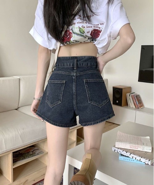 gossip！ロサンゼルス（ゴシップロサンゼルス）の「フェミニンデニムショートパンツ（デニムパンツ・レディース・ブルー・M/L/S）」の17枚目の写真