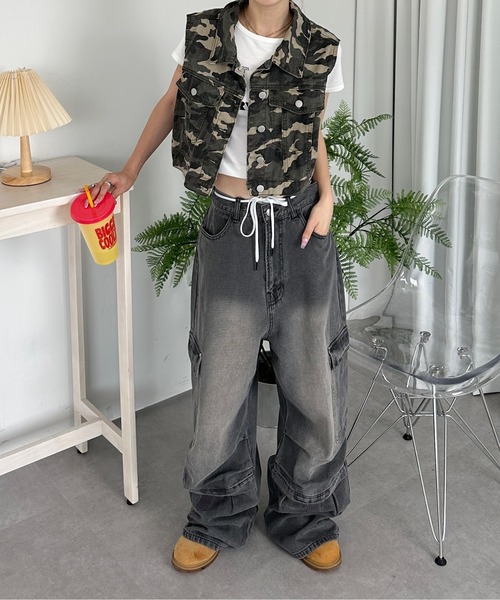 sedacle(セダクル)の「タックカーゴデニムパンツ(デニムパンツ・メンズ・グレー/ブルー・SMALL/MEDIUM/LARGE)」の6枚目の写真