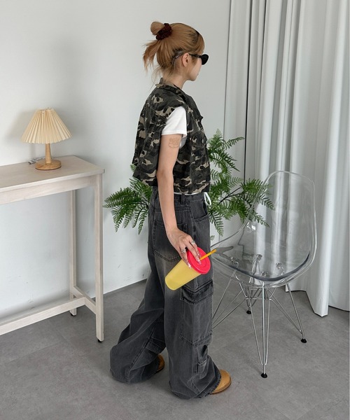 sedacle(セダクル)の「タックカーゴデニムパンツ(デニムパンツ・メンズ・グレー/ブルー・SMALL/MEDIUM/LARGE)」の8枚目の写真