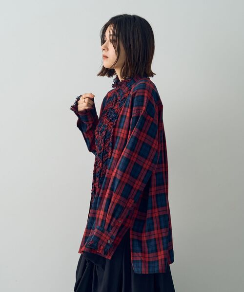 Editt by YECCA VECCA(エディットバイイェッカヴェッカ)の「チェック柄フリルデザインロングシャツ(シャツ/ブラウス・レディース・レッド/グリーン・FREE)」の6枚目の写真