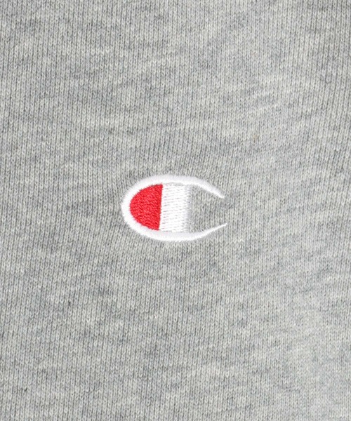 Champion（チャンピオン）の「Champion/チャンピオン ワンポイントロゴ刺繍 クルーネックスウェットトレーナー キッズ（スウェット・キッズ・ブラック/グレー/ブルー/オートミール/ネイビー/イエロー/オレンジ/パープル・140/150/160）」の15枚目の写真