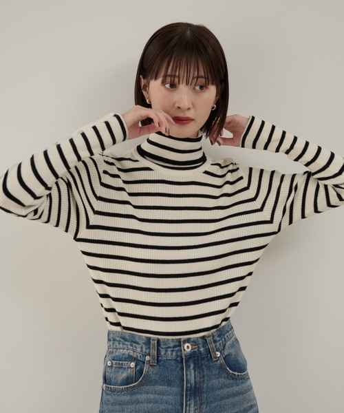 Shelly island（シェリーアイランド）の「袖配色×ボタンリブタートルニット（ニット/セーター・レディース・グレー/ブラック/ブラウン/レッド/グレー系その他/ホワイト×ブラック・FREE）」の18枚目の写真