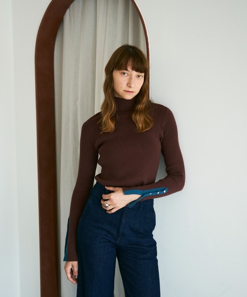 Shelly island（シェリーアイランド）の「袖配色×ボタンリブタートルニット（ニット/セーター・レディース・グレー/ブラック/ブラウン/レッド/グレー系その他/ホワイト×ブラック・FREE）」の19枚目の写真