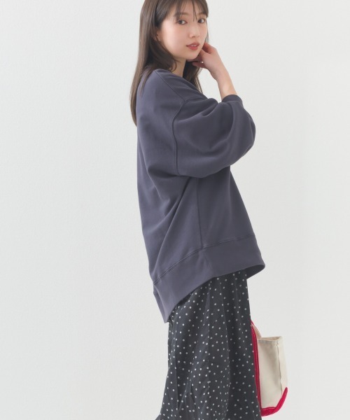 OMNES（オムネス）の「裏毛ビッグシルエットプルオーバー（スウェット・レディース・グレー/アイボリー/ネイビー/チャコール・FREE）」の17枚目の写真