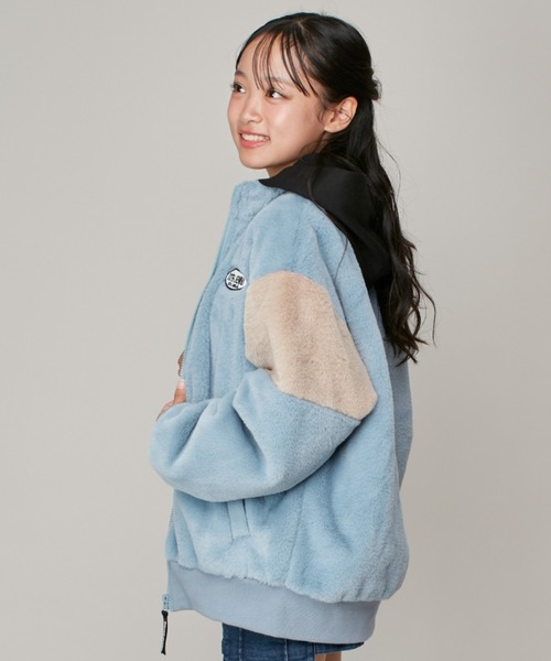 SISTER JENNI(SISTER JENNI)の「あったかファーブルゾン(ブルゾン・キッズ・サックスブルー/ブラック・140cm/130cm/150cm/160cm)」の2枚目の写真