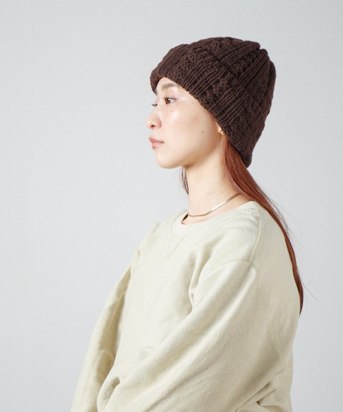 RACAL(ラカル)の「Inside-out Cable Knit Beanie / 裏編みケーブルニットビーニー(ニットキャップ/ビーニー・レディース・ブラウン/ネイビー/ブラック/オフホワイト・FREE)」の3枚目の写真