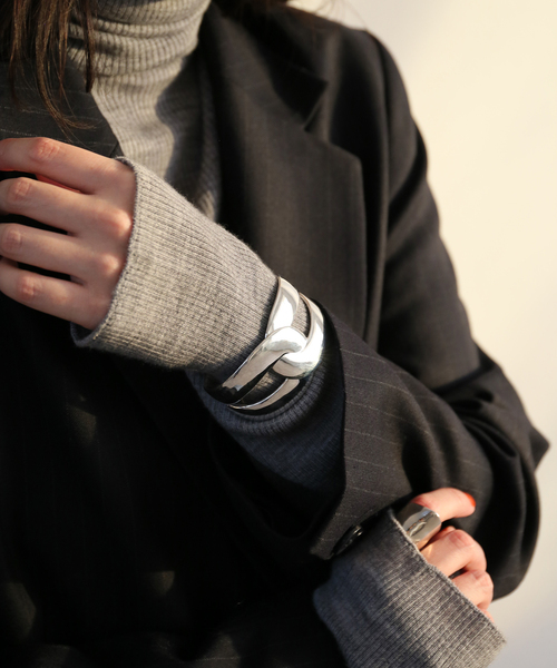 PHILIPPE AUDIBERT（フィリップ オーディベール）の「【PHILIPPE AUDIBERT】ELYRIA BRACELET BO6393 AR（バングル/リストバンド・レディース・シルバー・FREE）」の4枚目の写真