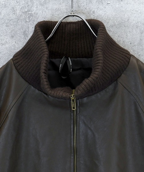 Anytime Songs(エニータイムソングス)の「Vintage-like synthetic leather rib turtle blouson/ヴィンテージライク 合成皮革 リブタートル ブルゾン(ブルゾン・メンズ・ブラウン/ブラック・M/L/XL)」の5枚目の写真