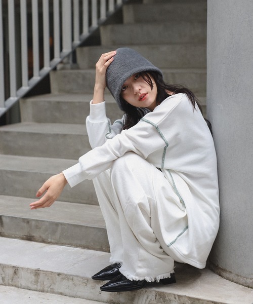 Bonjour Sagan(ボンジュールサガン)の「サガラ刺繍アウトステッチカレッジロゴスウェット(スウェット・レディース・ライトグレー/ライトブラック/オフホワイト・FREE)」の11枚目の写真