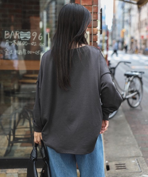 Bonjour Sagan(ボンジュールサガン)の「サガラ刺繍アウトステッチカレッジロゴスウェット(スウェット・レディース・ライトグレー/ライトブラック/オフホワイト・FREE)」の15枚目の写真