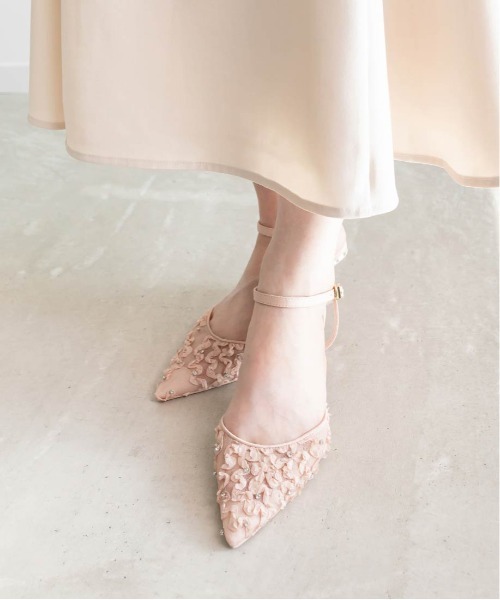 RANDA(ランダ)の「【Flower Collection】2WAYフラワーモチーフアンクルストラップパンプス(パンプス・レディース・ピンク/ホワイト/ブルー・M/L/S/LL)」の8枚目の写真