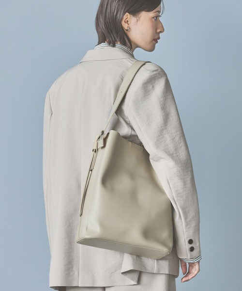 LAKOLE（ラコレ）の「【入卒式／新社会人にも】バーティカルトート