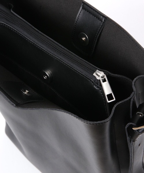 LAKOLE(ラコレ)の「【入卒式/新社会人にも】バーティカルトートバッグ / 252673(ショルダーバッグ・レディース・ブラック/アイボリー/グレイッシュベージュ/ブラウン・FREE)」の19枚目の写真