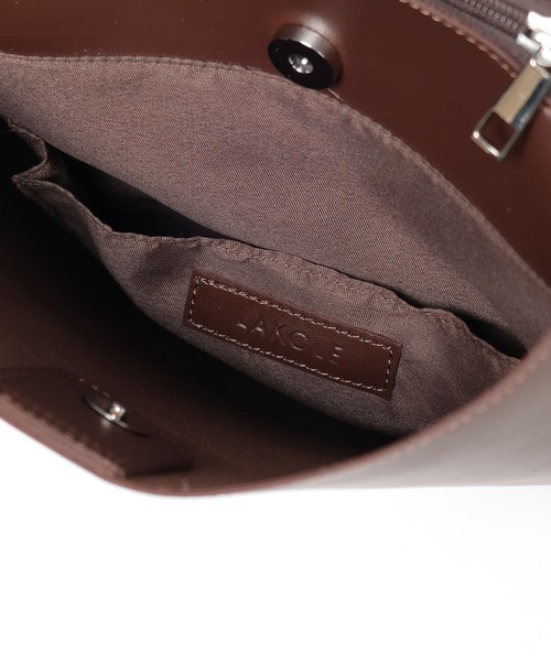 LAKOLE(ラコレ)の「【入卒式/新社会人にも】バーティカルトートバッグ / 252673(ショルダーバッグ・レディース・ブラック/アイボリー/グレイッシュベージュ/ブラウン・FREE)」の7枚目の写真