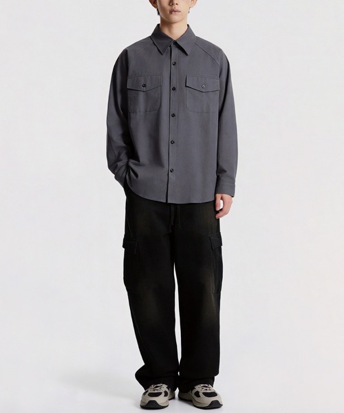 TOBEE(トゥビー)の「【TOBEE】 ベーシック長袖シャツ ルーズシルエットCPOシャツ(シャツ/ブラウス・メンズ・ホワイト/グリーン/グレー/ブラック・X-LARGE/LARGE/MEDIUM)」の3枚目の写真