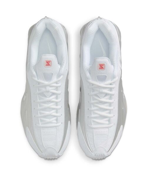 NIKE(ナイキ)の「ナイキ ショックス R4 メンズシューズ / Nike Shox R4 Men's Shoes HQ1988-101 White(スニーカー・メンズ・ホワイト・24/24.5/25/25.5/26/26.5/27/27.5/28/28.5/29/29.5/30)」の5枚目の写真