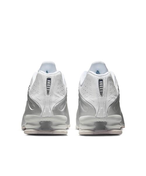 NIKE(ナイキ)の「ナイキ ショックス R4 メンズシューズ / Nike Shox R4 Men's Shoes HQ1988-101 White(スニーカー・メンズ・ホワイト・24/24.5/25/25.5/26/26.5/27/27.5/28/28.5/29/29.5/30)」の7枚目の写真