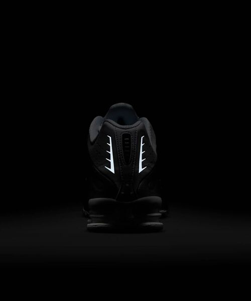 NIKE(ナイキ)の「ナイキ ショックス R4 メンズシューズ / Nike Shox R4 Men's Shoes HQ1988-101 White(スニーカー・メンズ・ホワイト・24/24.5/25/25.5/26/26.5/27/27.5/28/28.5/29/29.5/30)」の11枚目の写真