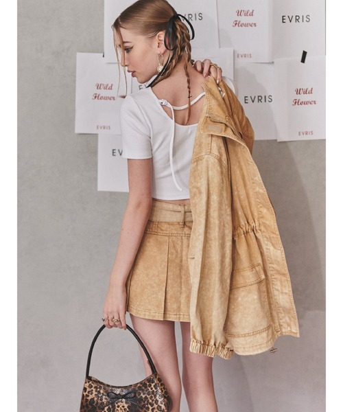 EVRIS(エヴリス)の「ワンポイントバックストラップTシャツ(Tシャツ/カットソー・レディース・レッド/ホワイト/ネイビー/ブラック・FREE)」の6枚目の写真