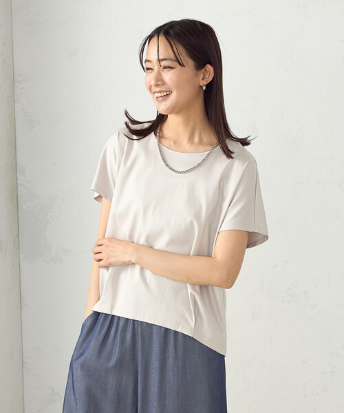 COMME CA ISM(コムサイズム)の「シルケットスムースUネックプルオーバー(Tシャツ/カットソー・レディース・グレイッシュベージュ/チャコール/ブラック・FREE)」の1枚目の写真