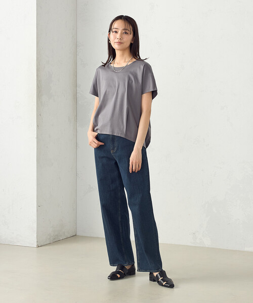 COMME CA ISM(コムサイズム)の「シルケットスムースUネックプルオーバー(Tシャツ/カットソー・レディース・グレイッシュベージュ/チャコール/ブラック・FREE)」の7枚目の写真