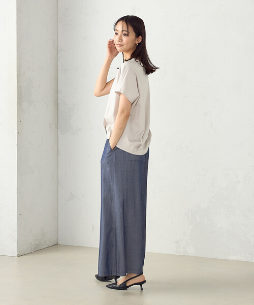 COMME CA ISM(コムサイズム)の「シルケットスムースUネックプルオーバー(Tシャツ/カットソー・レディース・グレイッシュベージュ/チャコール/ブラック・FREE)」の12枚目の写真