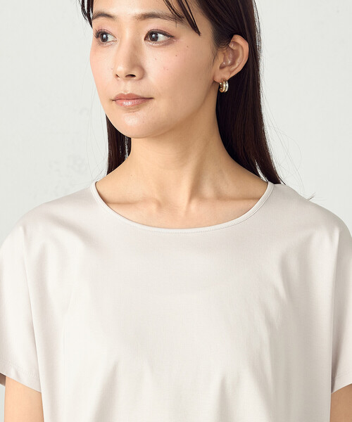 COMME CA ISM(コムサイズム)の「シルケットスムースUネックプルオーバー(Tシャツ/カットソー・レディース・グレイッシュベージュ/チャコール/ブラック・FREE)」の18枚目の写真