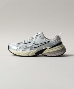 セール】NIKE WMNS ZOOM VOMERO 5 FN6742-002（スニーカー