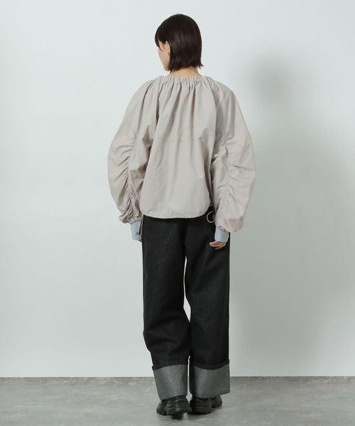 LAKOLE（ラコレ）の「袖ボリュームナイロンブルゾン / 290772（ブルゾン・レディース・グレイッシュベージュ/オフホワイト/ブラック・LARGE/MEDIUM）」の19枚目の写真