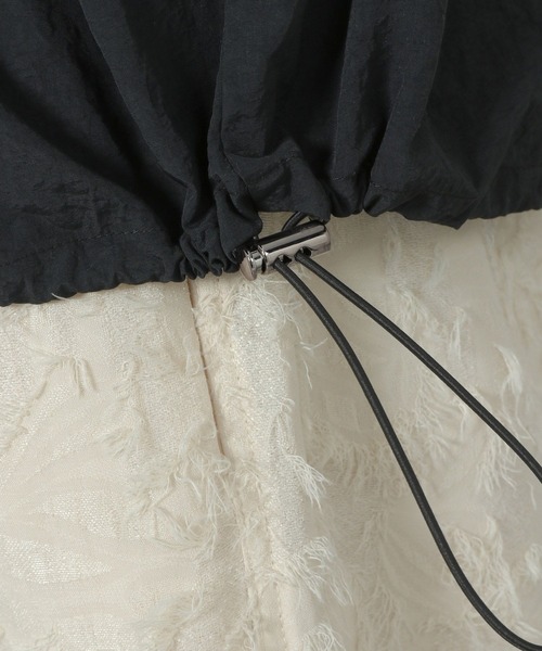 LAKOLE（ラコレ）の「袖ボリュームナイロンブルゾン / 290772（ブルゾン・レディース・グレイッシュベージュ/オフホワイト/ブラック・LARGE/MEDIUM）」の5枚目の写真