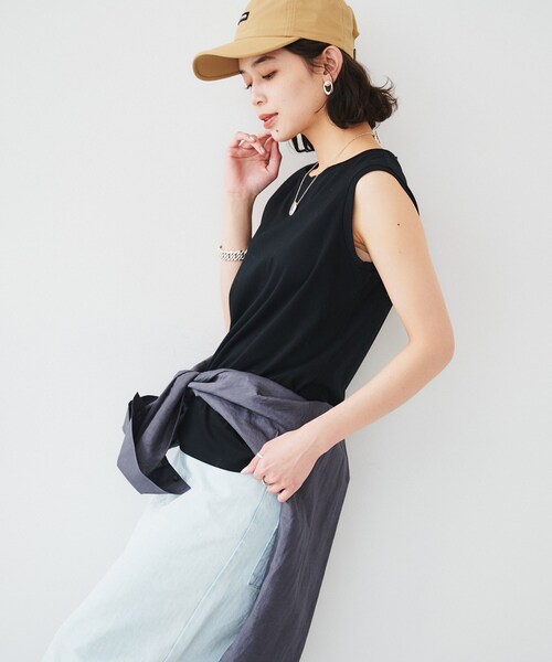 UNTITLED（アンタイトル）の「ノースリーブプルオーバー（Tシャツ/カットソー・レディース・ブラック/チャコールグレー/ホワイト・00/02/04/44/48/50）」の14枚目の写真