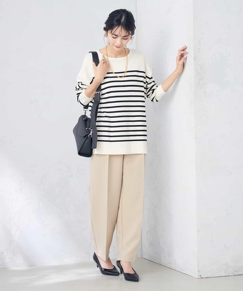 a.v.v(アーヴェヴェ)の「袖パール付きチュニックニット(ニット/セーター・レディース・ブラック/ネイビー/アイボリー/クリーム・40/38/42/36)」の8枚目の写真