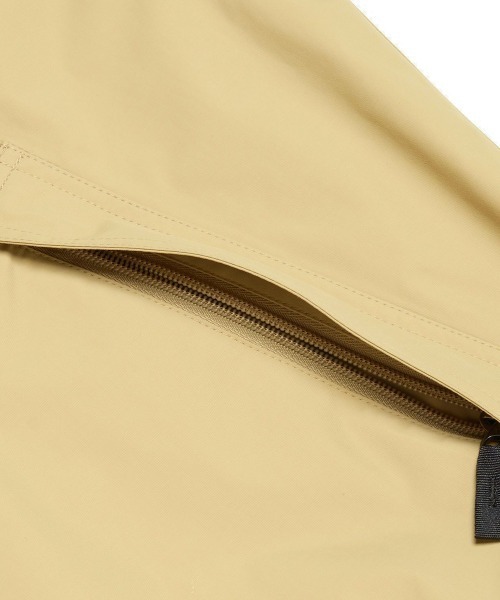 THE NORTH FACE(ザノースフェイス)の「THE NORTH FACE WP BOMBER JACKET(ザ・ノース・フェイス ウォータープルーフボンバージャケット)(ナイロンジャケット・メンズ・ベージュ系/グリーン系/ブラック・MEDIUM/SMALL/X-LARGE/LARGE)」の13枚目の写真
