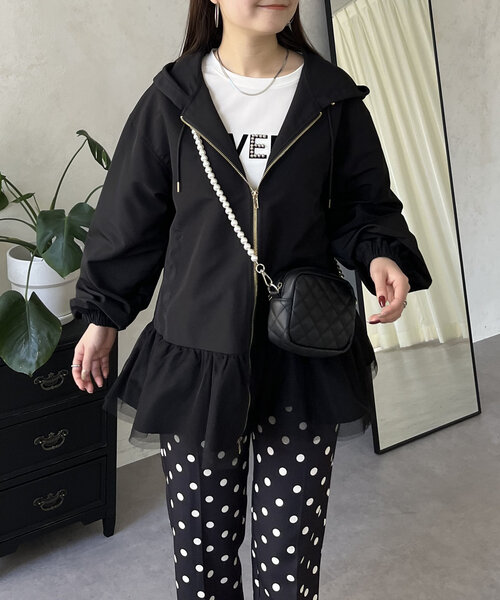 prose verse（プロズヴェール）の「裾チュールフリル撥水マウンテンパーカー（ブルゾン・レディース・ベージュ/ブラック・FREE）」の6枚目の写真