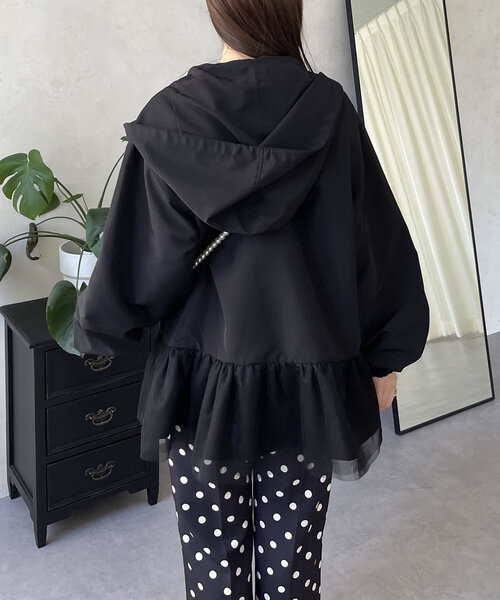 prose verse（プロズヴェール）の「裾チュールフリル撥水マウンテンパーカー（ブルゾン・レディース・ベージュ/ブラック・FREE）」の13枚目の写真