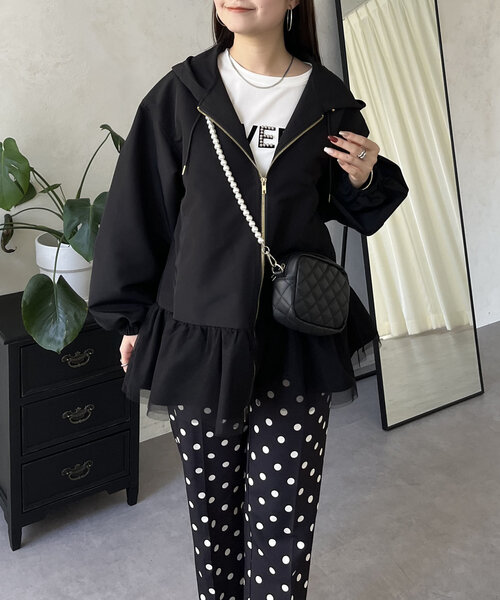 prose verse（プロズヴェール）の「裾チュールフリル撥水マウンテンパーカー（ブルゾン・レディース・ベージュ/ブラック・FREE）」の15枚目の写真