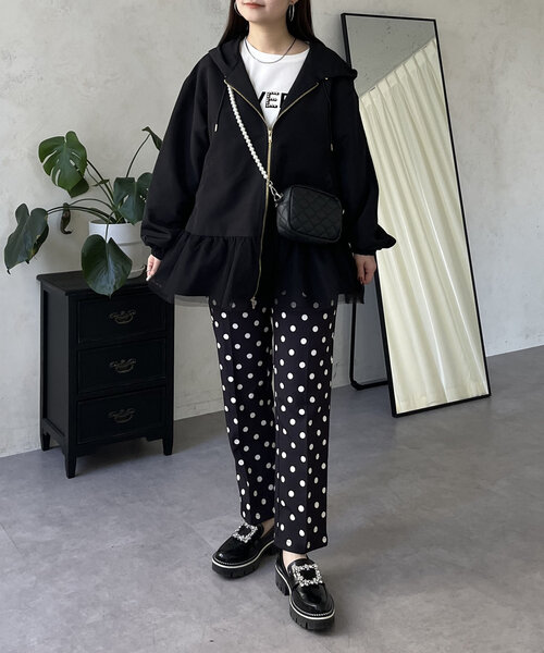 prose verse（プロズヴェール）の「裾チュールフリル撥水マウンテンパーカー（ブルゾン・レディース・ベージュ/ブラック・FREE）」の17枚目の写真