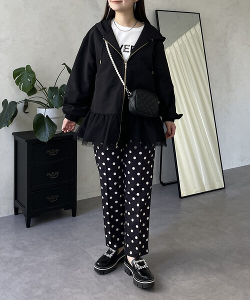 prose verse（プロズヴェール）の「裾チュールフリル撥水マウンテンパーカー（ブルゾン・レディース・ベージュ/ブラック・FREE）」の18枚目の写真