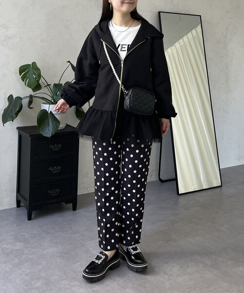 prose verse（プロズヴェール）の「裾チュールフリル撥水マウンテンパーカー（ブルゾン・レディース・ベージュ/ブラック・FREE）」の19枚目の写真