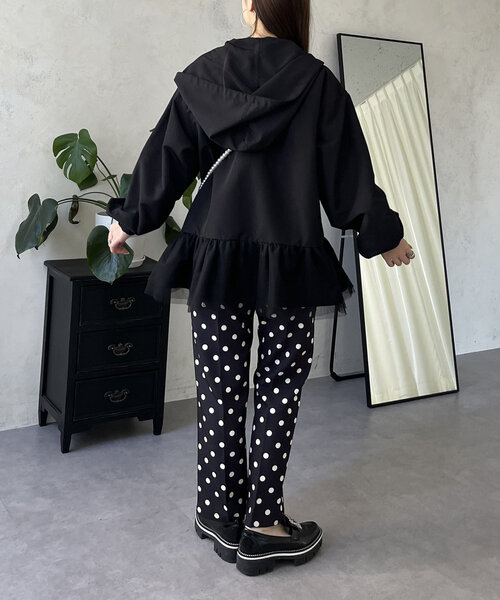 prose verse（プロズヴェール）の「裾チュールフリル撥水マウンテンパーカー（ブルゾン・レディース・ベージュ/ブラック・FREE）」の21枚目の写真