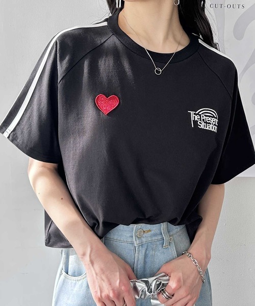 FIRST MOOD（ファーストムード）の「《FIRSTMOODコラボ》ハートロゴ刺繍袖ラインミニTシャツ（Tシャツ/カットソー・レディース・オートミール/ブラック・MEDIUM/LARGE）」の10枚目の写真