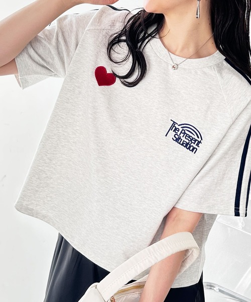 FIRST MOOD（ファーストムード）の「《FIRSTMOODコラボ》ハートロゴ刺繍袖ラインミニTシャツ（Tシャツ/カットソー・レディース・オートミール/ブラック・MEDIUM/LARGE）」の15枚目の写真