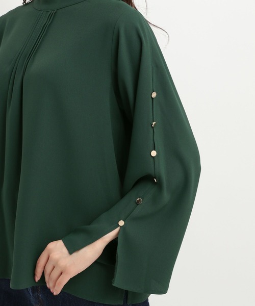 Andemiu（アンデミュウ）の「ソデボタンスタンドブラウス325552（シャツ/ブラウス・レディース・ネイビー/ブルー/オフホワイト/ブラック/グリーン・FREE）」の11枚目の写真