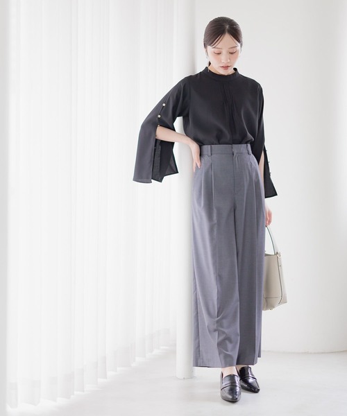 Andemiu（アンデミュウ）の「ソデボタンスタンドブラウス325552（シャツ/ブラウス・レディース・ネイビー/ブルー/オフホワイト/ブラック/グリーン・FREE）」の19枚目の写真