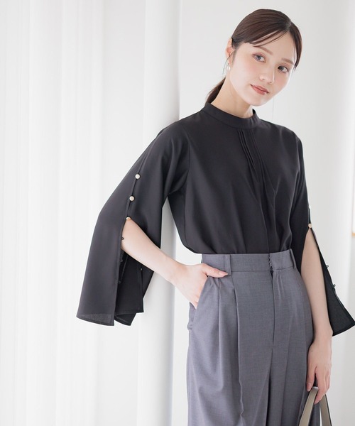 Andemiu（アンデミュウ）の「ソデボタンスタンドブラウス325552（シャツ/ブラウス・レディース・ネイビー/ブルー/オフホワイト/ブラック/グリーン・FREE）」の21枚目の写真