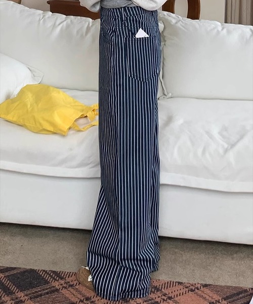 MEMECLE（メメクル）の「【 MEMECLE / メメクル 】コットンストライプワイドパンツ（デニムパンツ・レディース・ネイビー・M/S/L）」の3枚目の写真