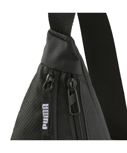 PUMA(プーマ)の「PUMA プーマ ユニセックス プーマ デック スリング バッグ 4L(ショルダーバッグ・メンズ・ブラック・フリー)」の6枚目の写真