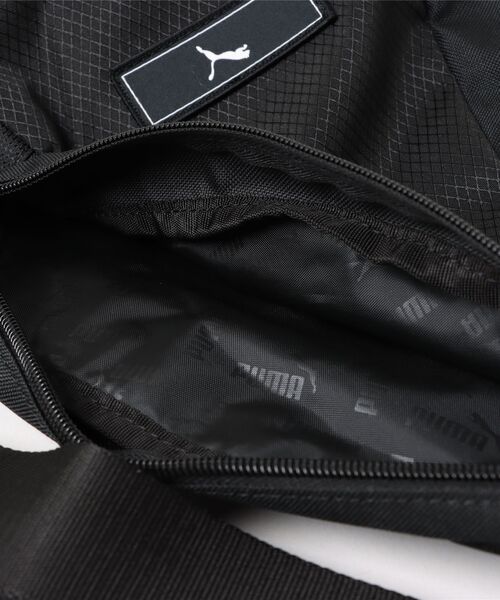 PUMA(プーマ)の「PUMA プーマ ユニセックス プーマ デック スリング バッグ 4L(ショルダーバッグ・メンズ・ブラック・フリー)」の2枚目の写真